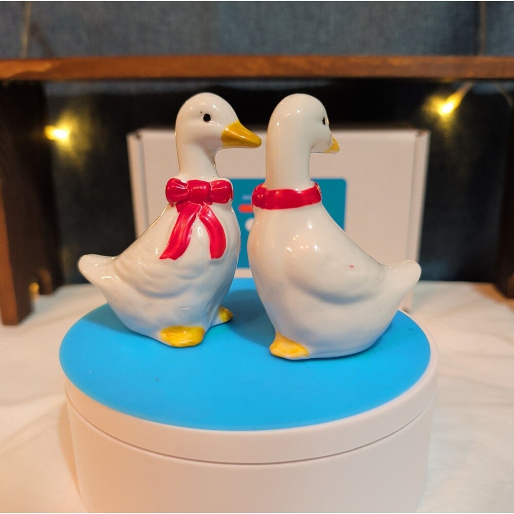 Vintage Ceramic White Goose Figurines Set of 2 Red Bow Farmhouse Decor - Picture 6 of 16
